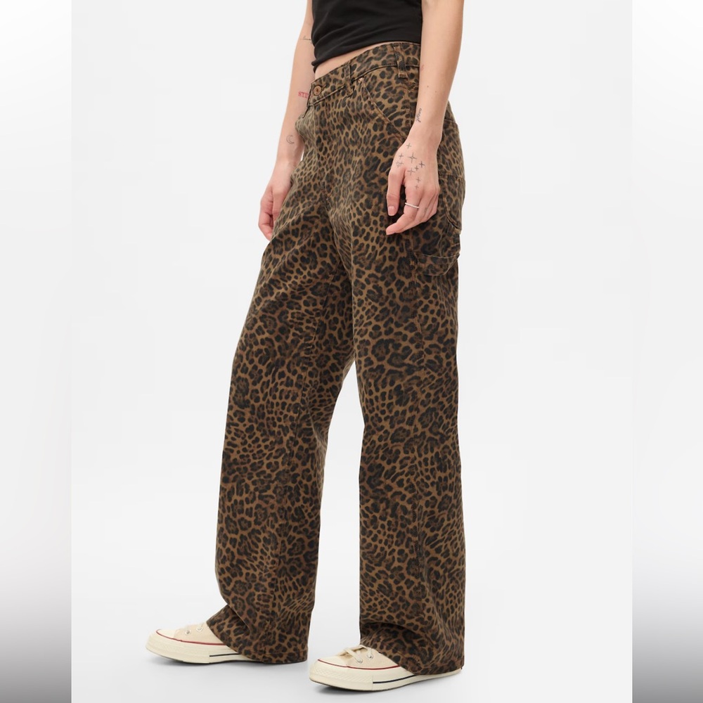 GAP 90s carpenter jeans leopard print